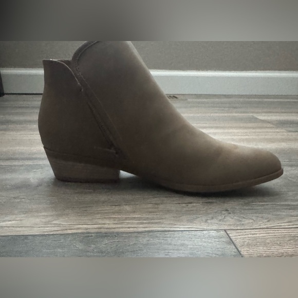 Genuine leather booties - Picture 1 of 6